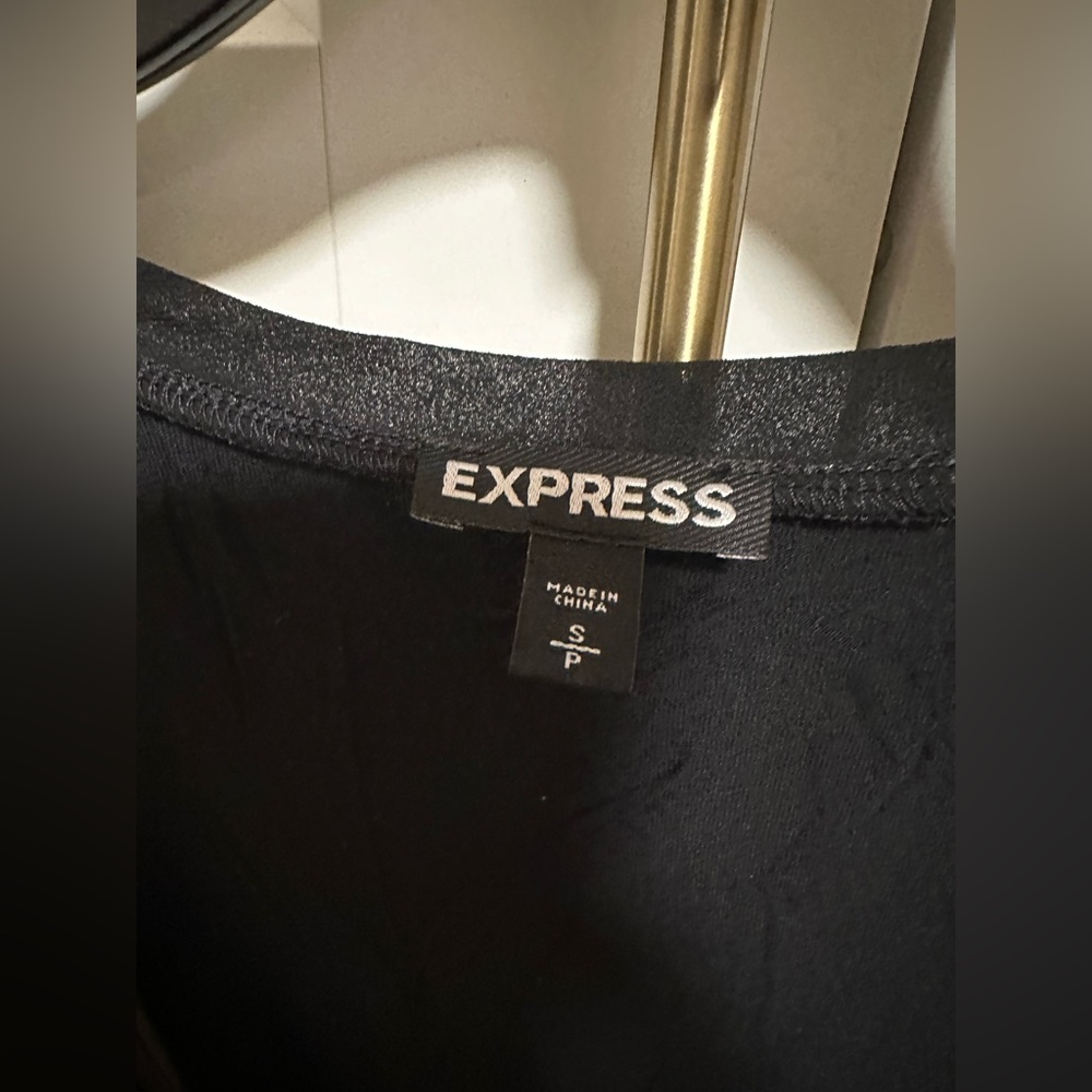 Express - Picture 2 of 4
